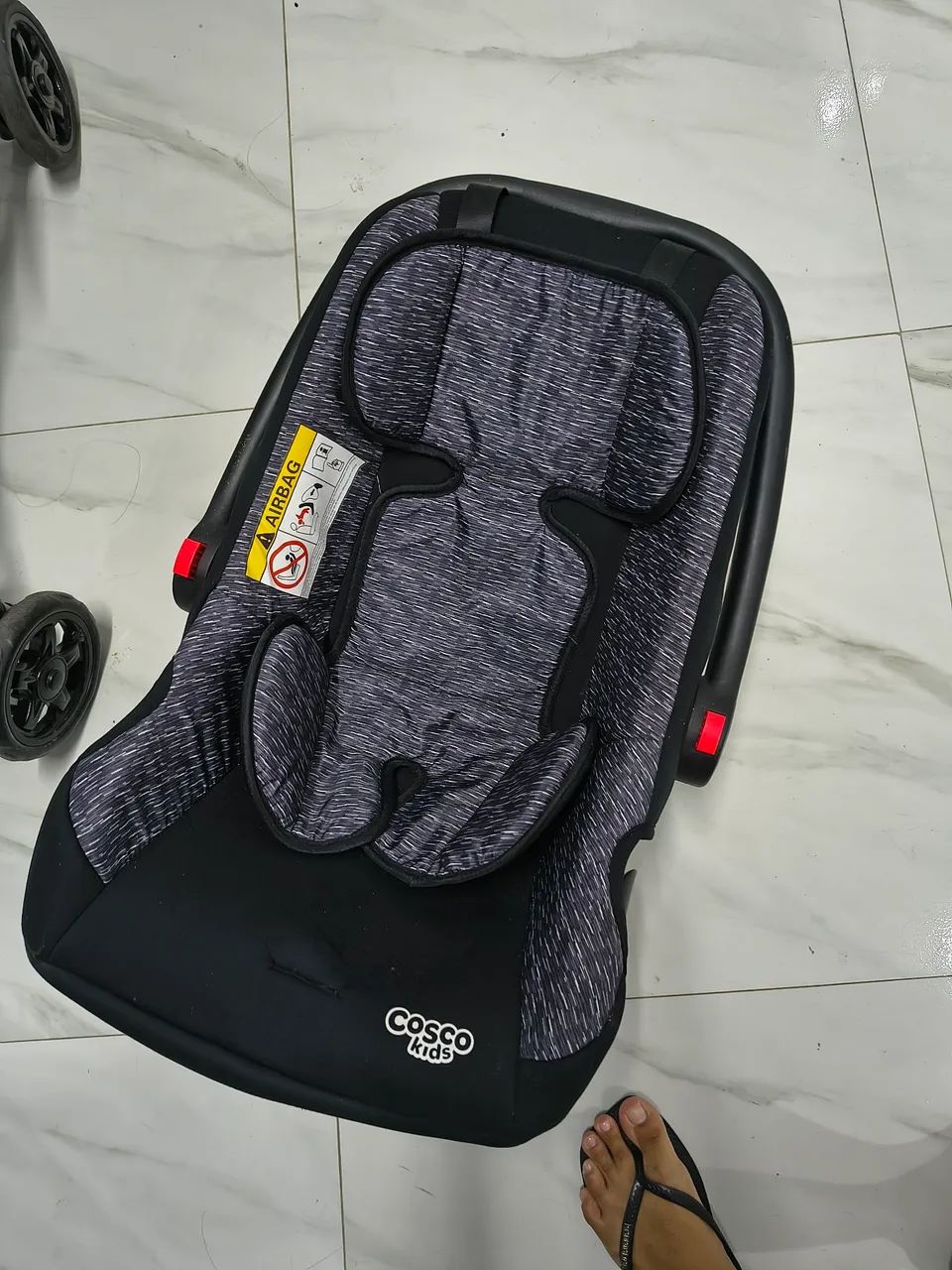Carrinho e bebê conforto COSCO