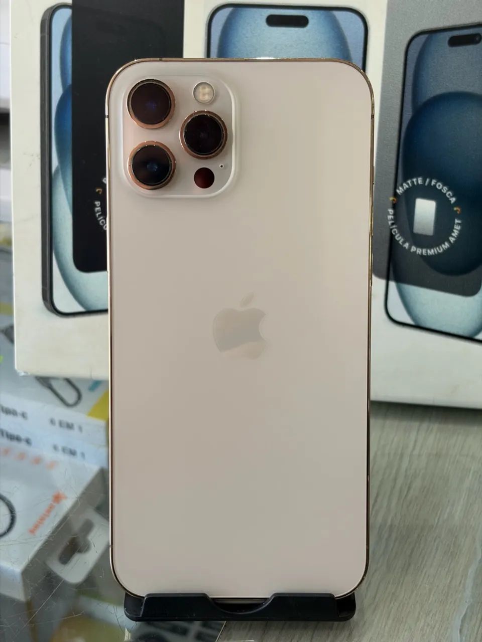 iPhone 12 Pro Max - Celulares e Smartphones - Região dos Lagos