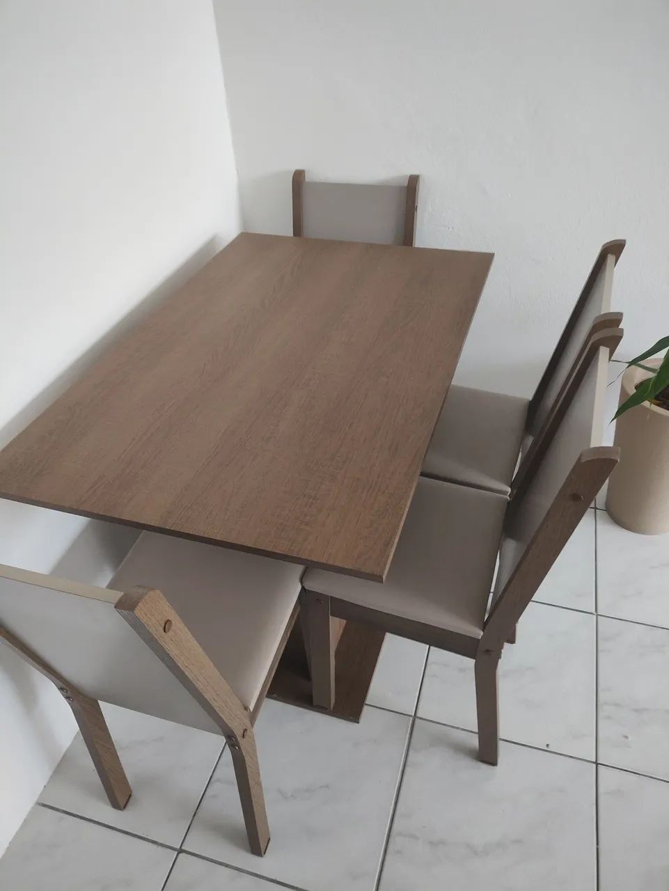 MESA COM 4 CADEIRAS  - Foto 3
