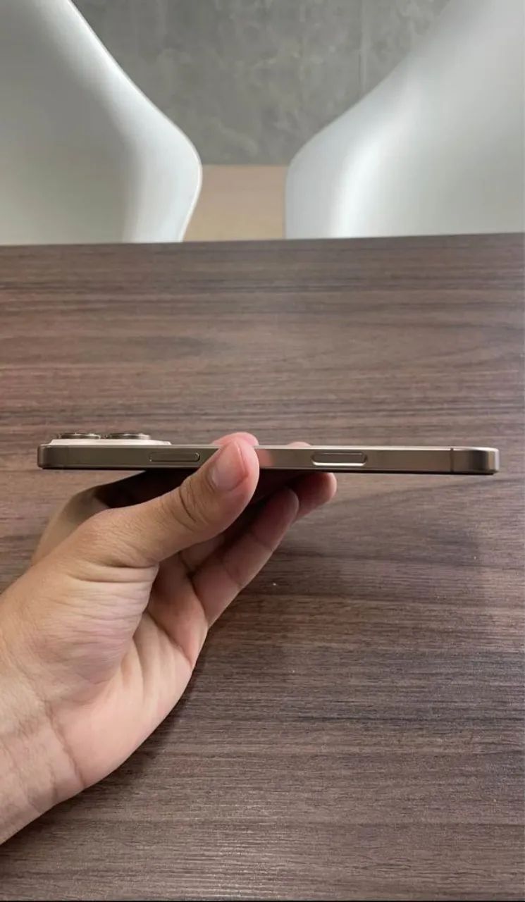 Iphone 16 PRO MAX Desert 256gb  - Foto 2