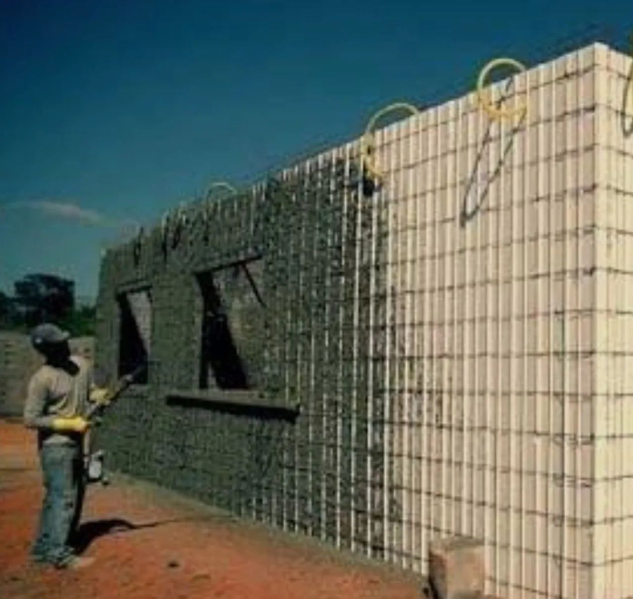 Casas de EPS e tijolos