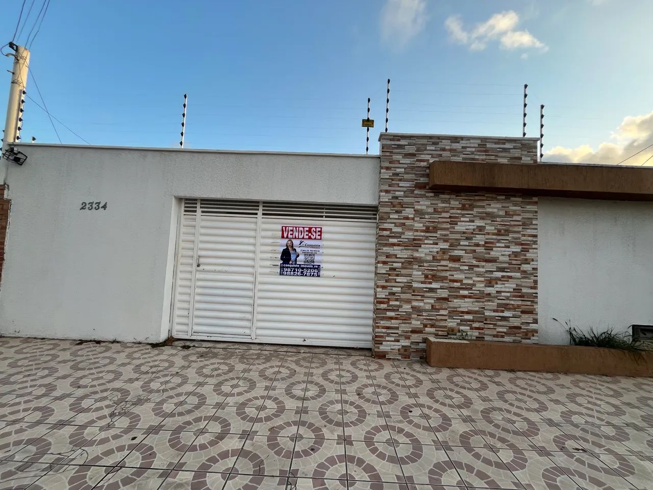Casa com 3 quartos sendo duas suítes 
