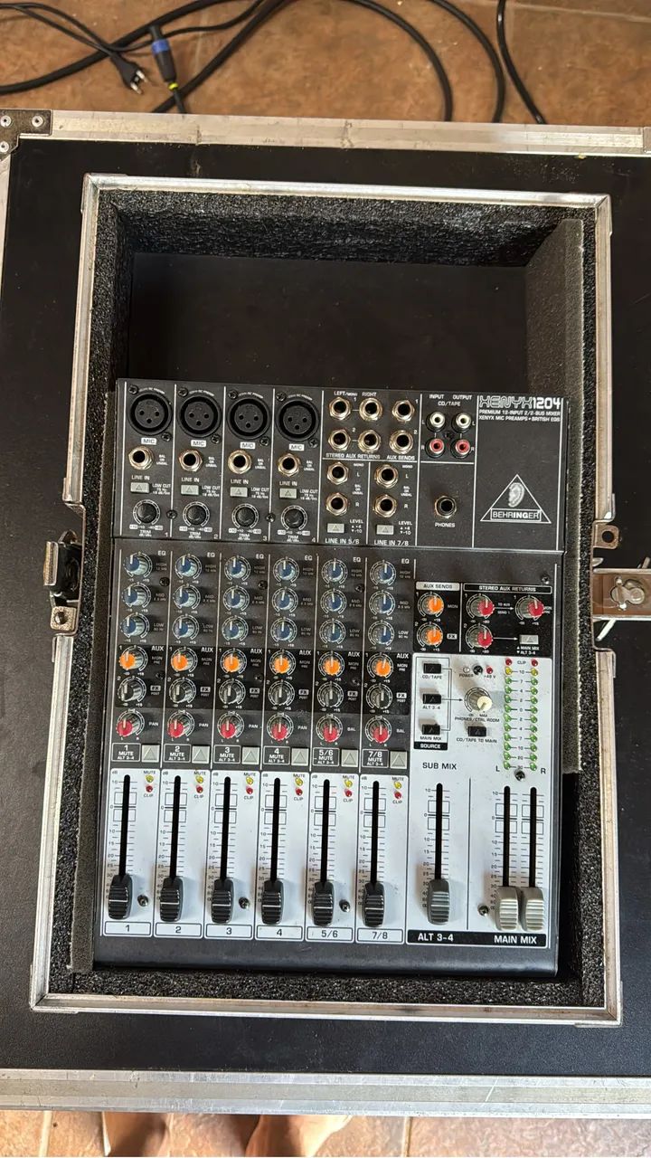 Mesa de som behringer XENYX1204
