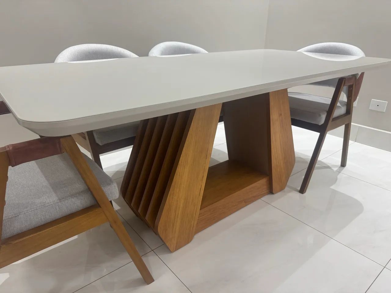 Conjunto de Mesa e cadeiras de jantar 6 lugares - Foto 4