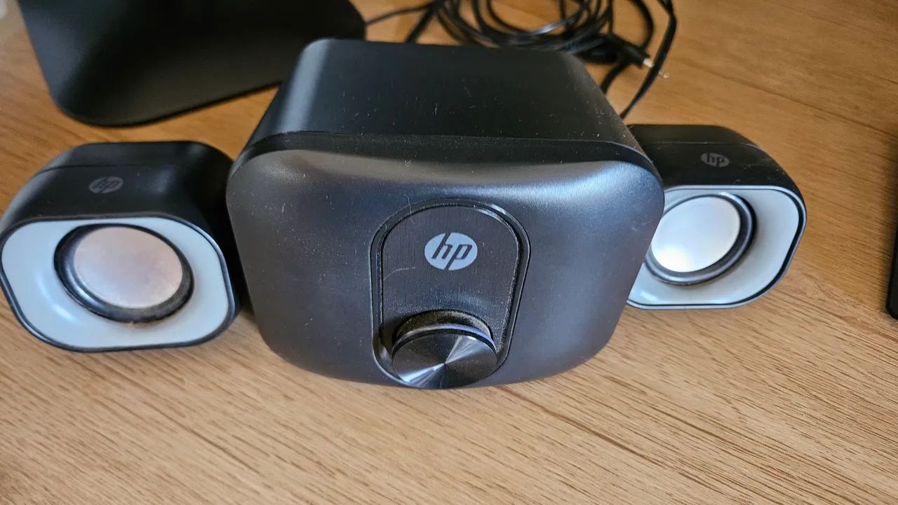 caixa de som HP com subwoofer