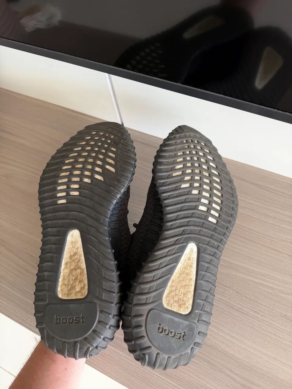 Yeezy Boost 350 V2 Triple Black - Foto 5