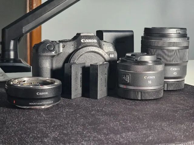 canon R8