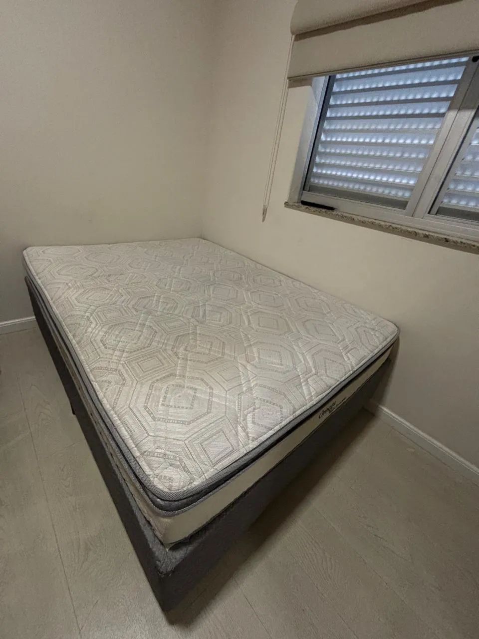 Cama box casal
