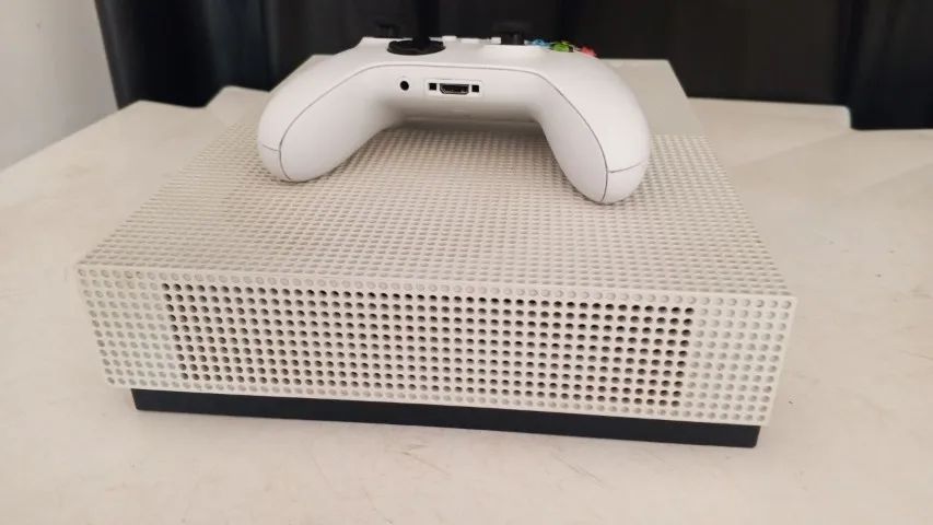 Xbox One S + Controle - Completo e Funcionando - Foto 2
