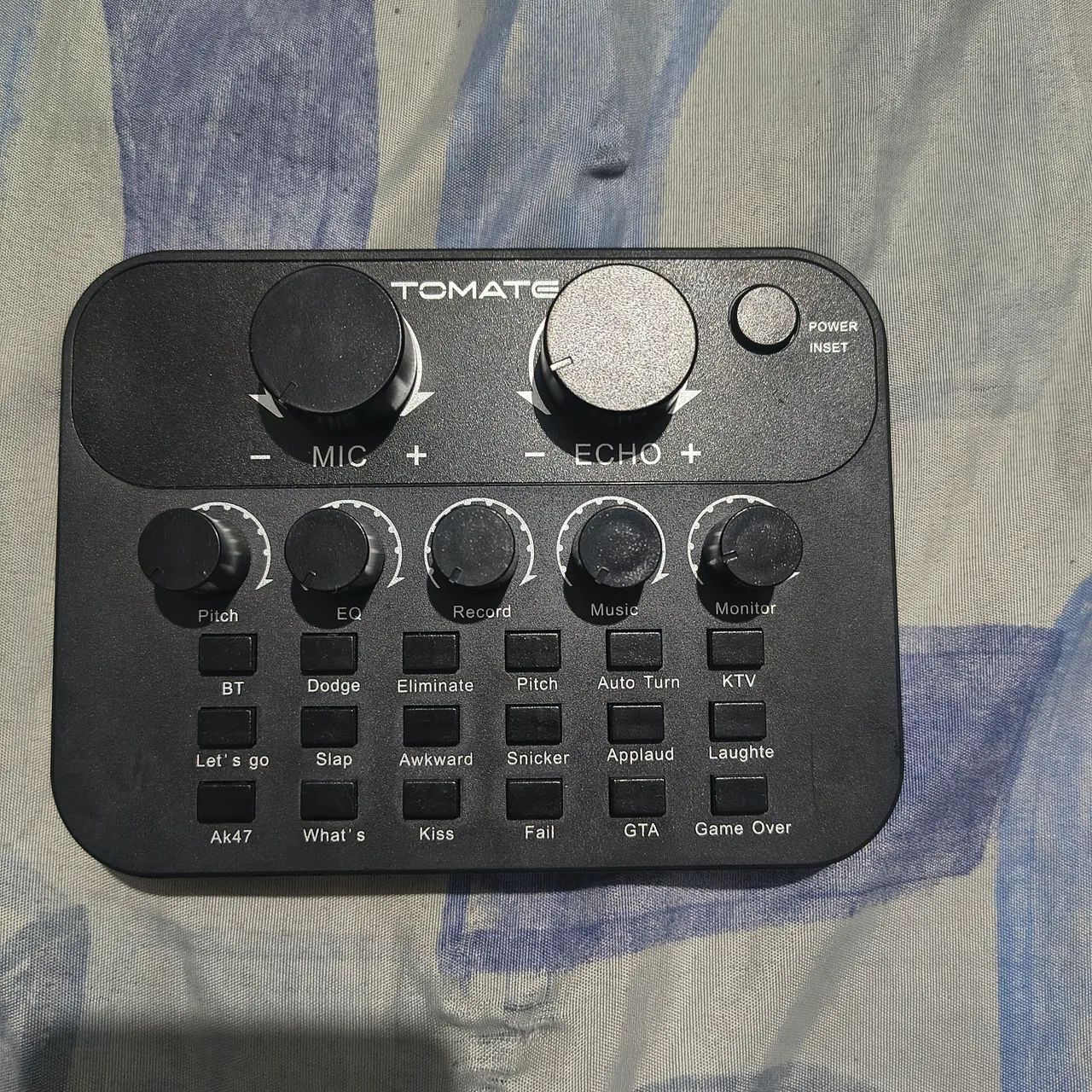 Mesa de Som Tomate (Modelo: MPS-005)