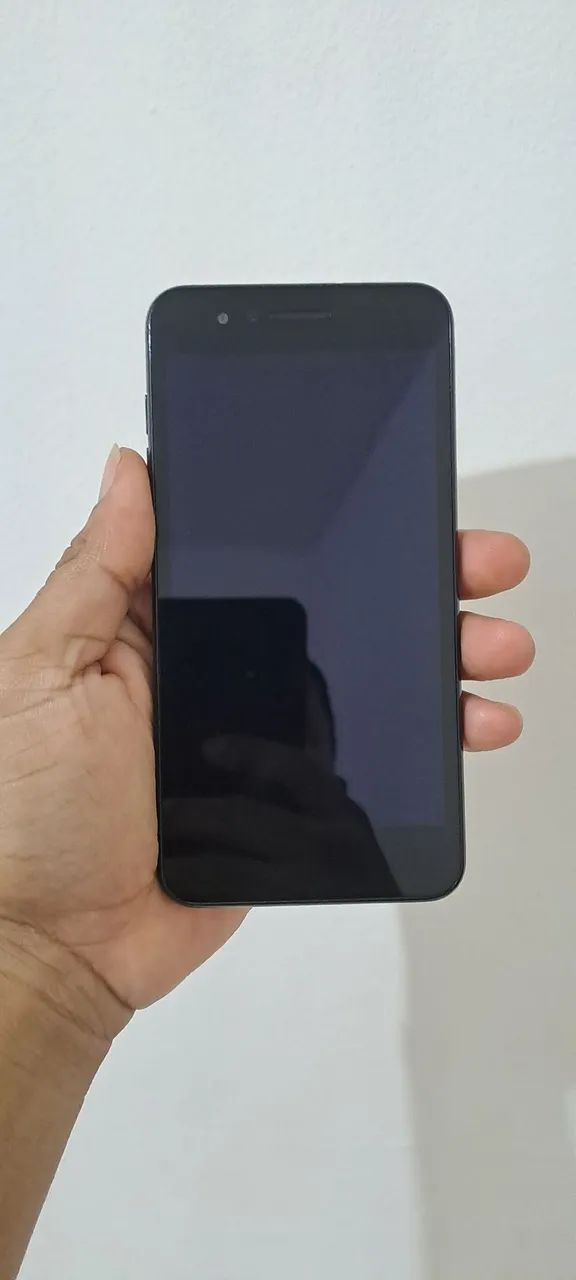 Vendo esse celular LG K9 novo