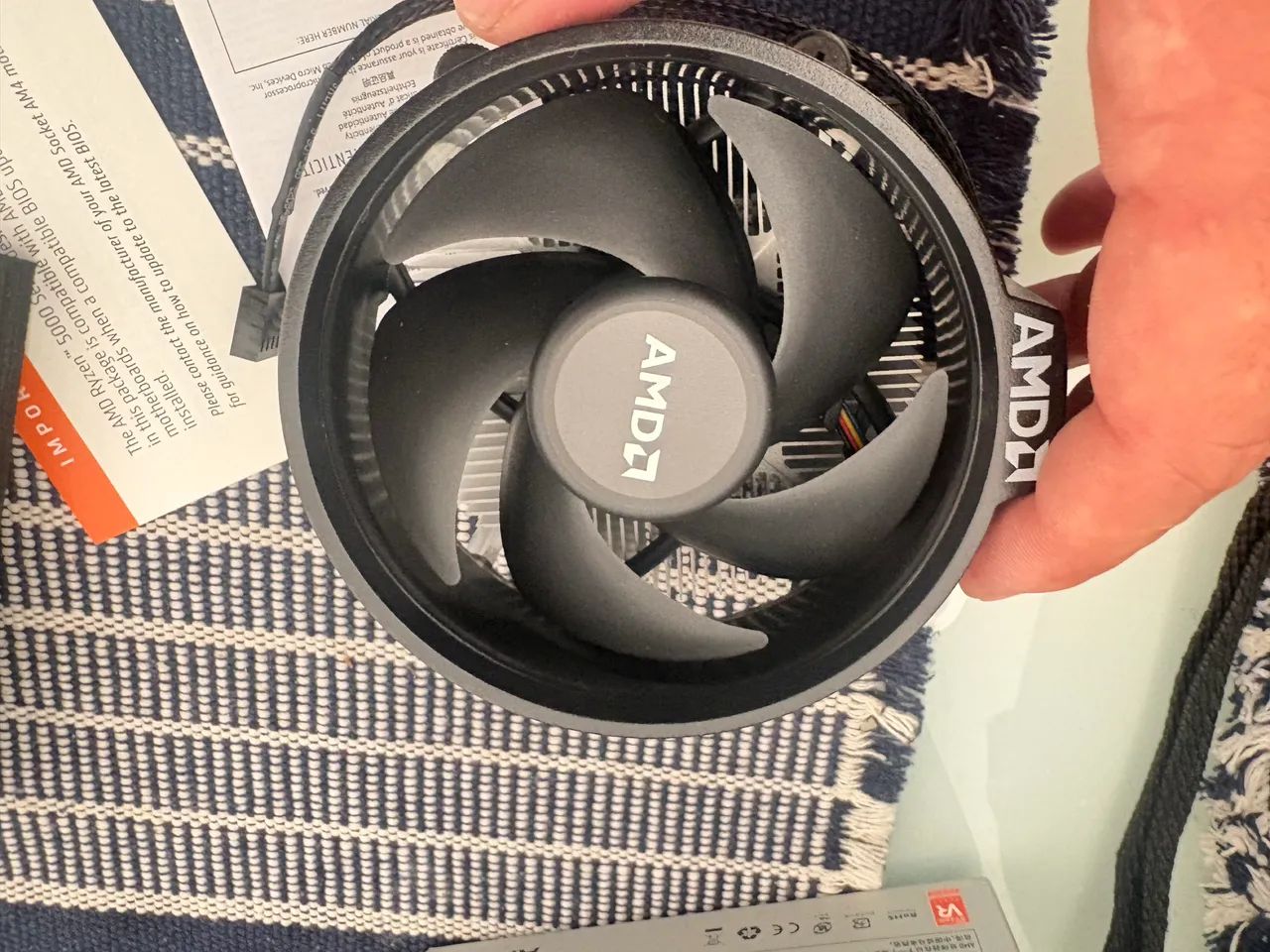 Processador Ryzen 5 5600 usado com caixa e cooler original - Foto 3