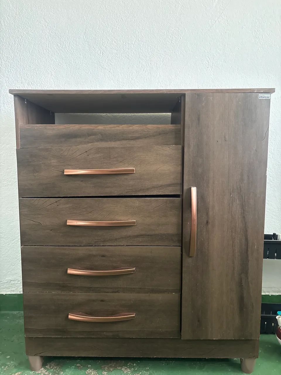Cômoda 4 gavetas 