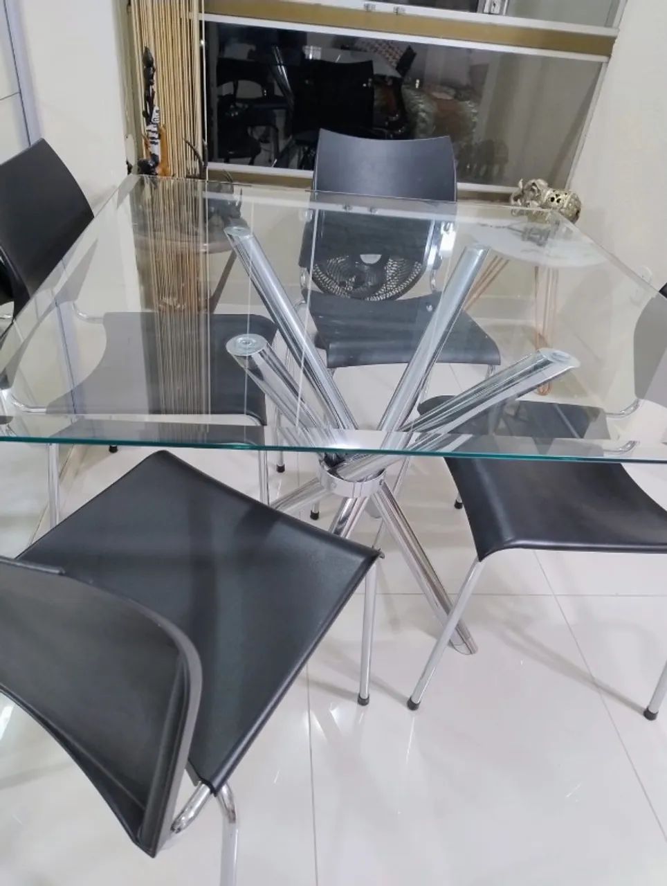 Mesa de jantar 4 cadeiras