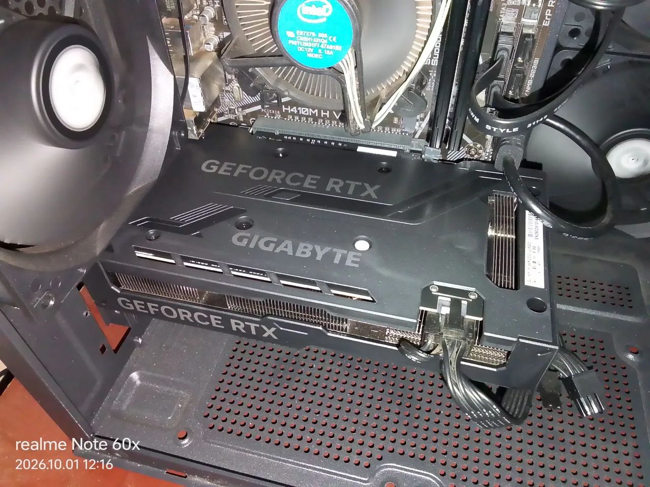 Gigabyte Rtx 5050 Windforce OC V2 8Gb  - Foto 3