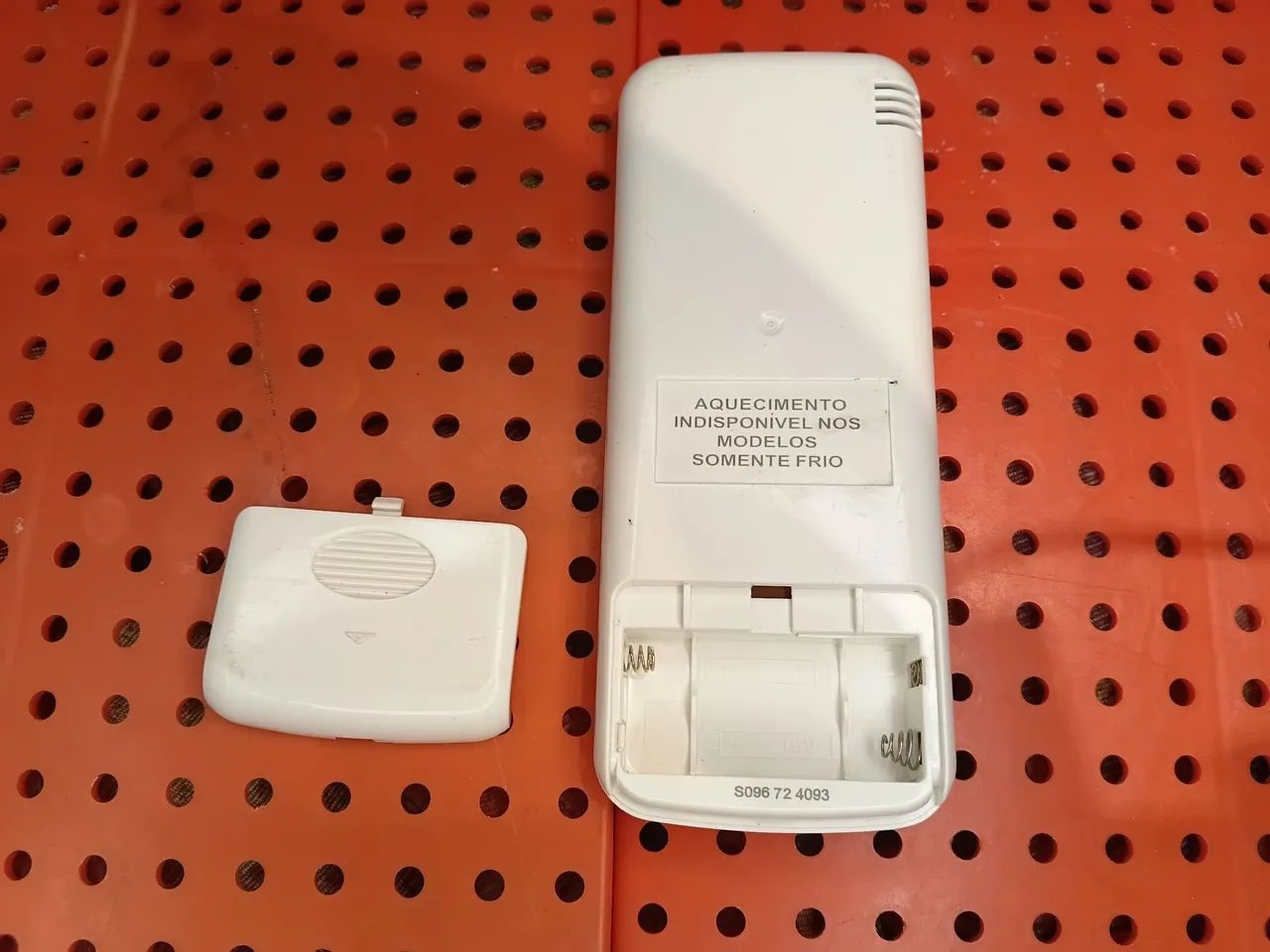 Controle ar condicionado comfee' original usado - Foto 4