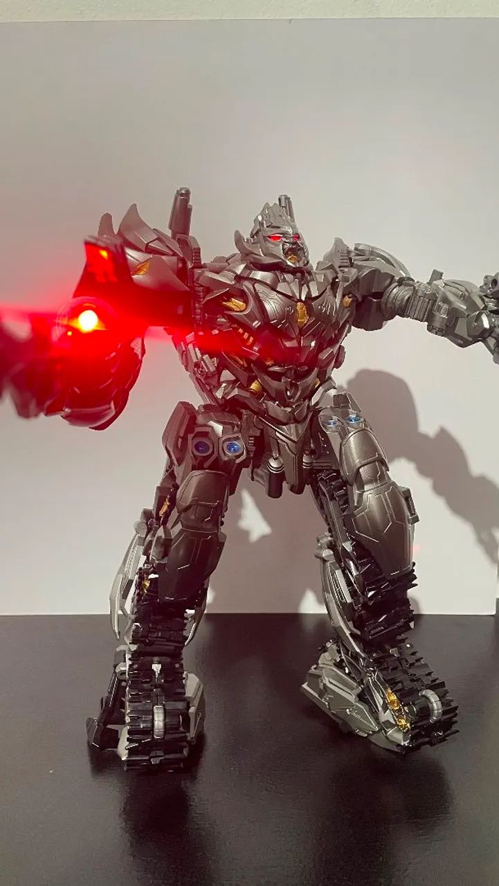 Action Figure Megatron Transformer 30cm Robô Transformável Premium Colecionável - Foto 3
