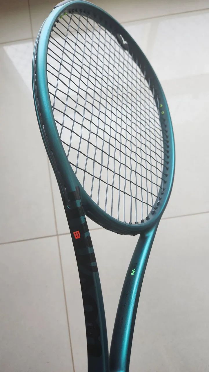 Raquete de tênis Wilson Blade V9 praticamente nova - Foto 4