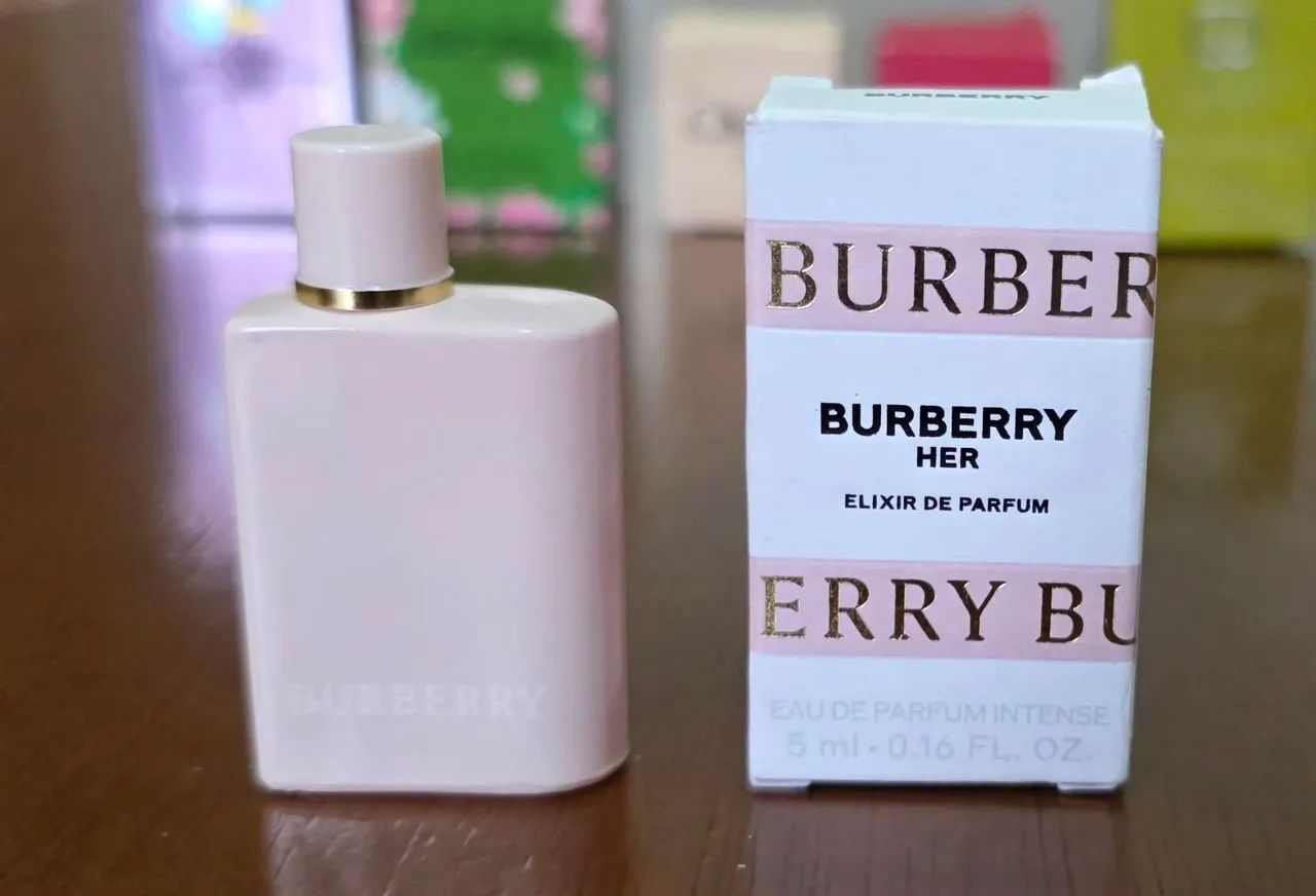 Minuatura Burberry Her Elixir de Parfum 5ml Novo