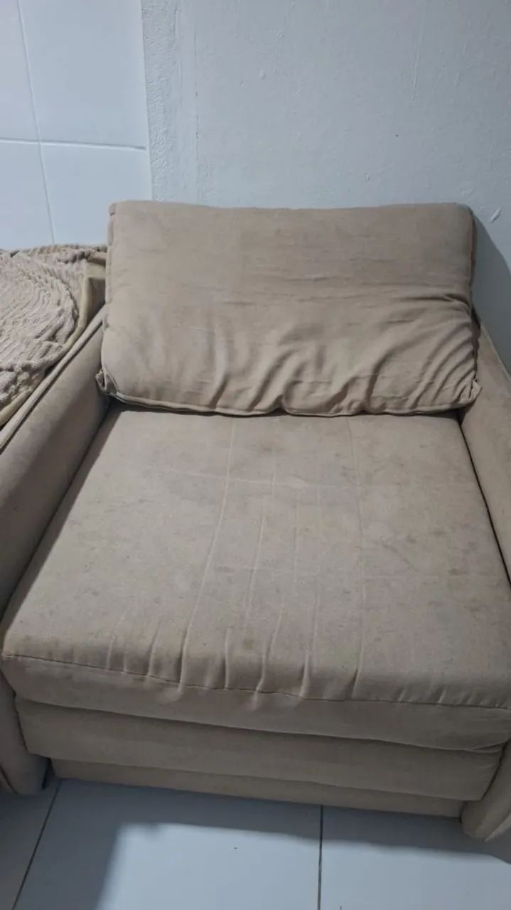Vende-se um sofá cama so está precisando de uma lavagem - Foto 2