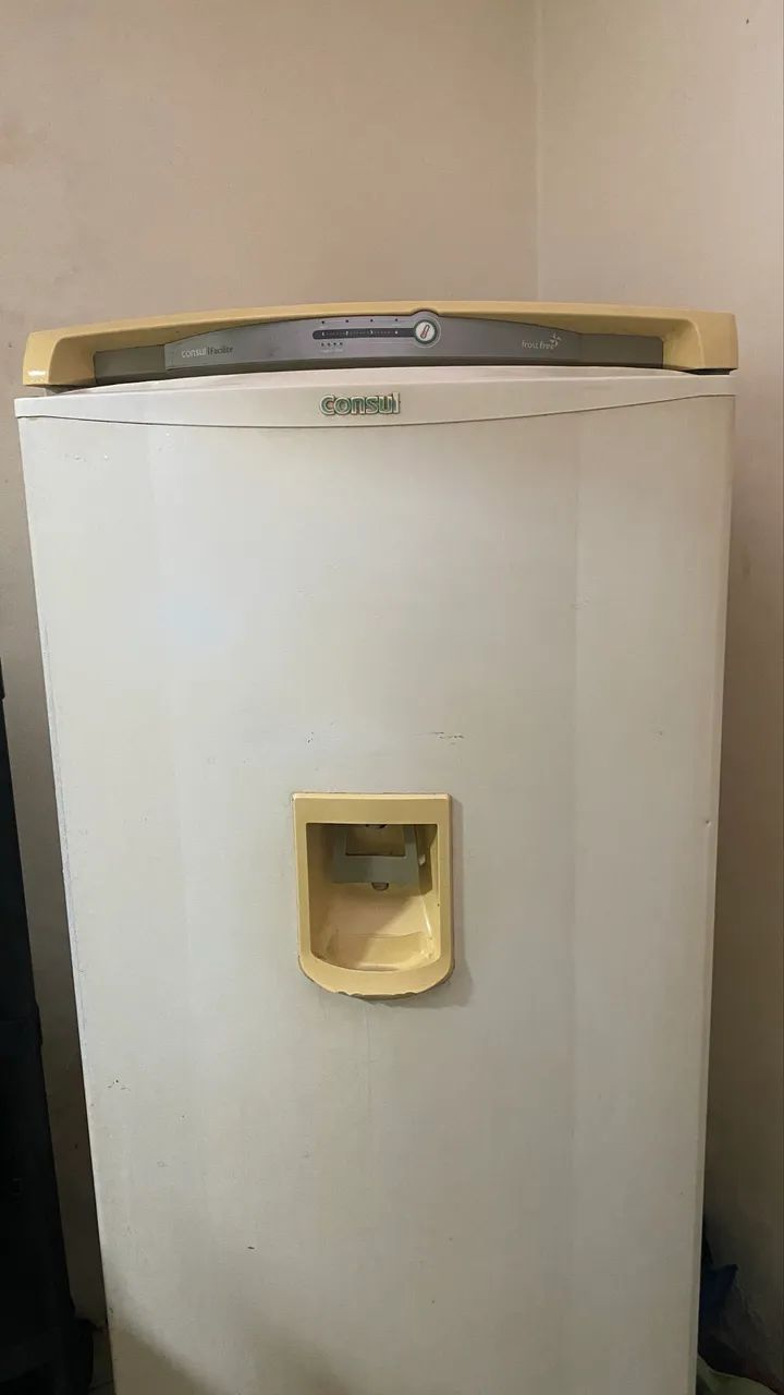 DOAÇÃO DE GELADEIRA (c defeito)