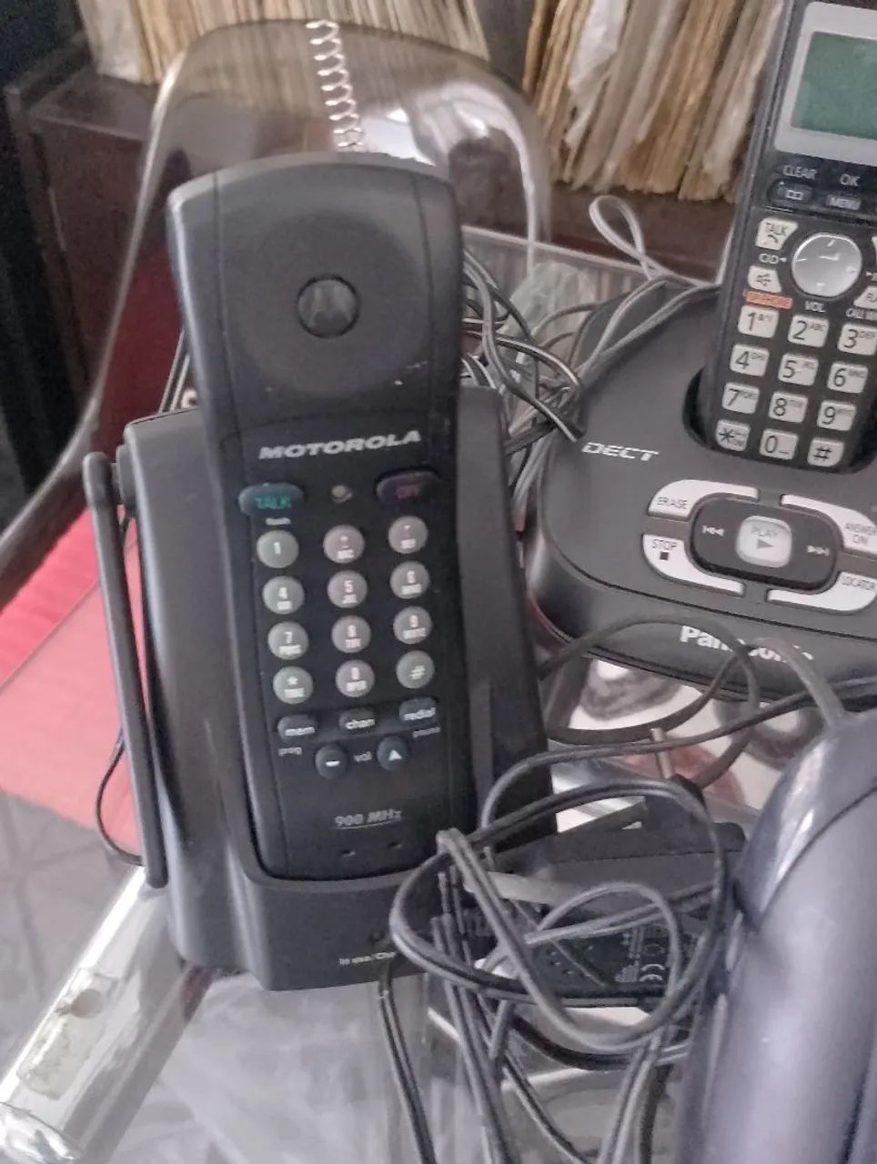 Telefones sem fio funcionando bem preço por unidade  Panasonic está sem bateria  - Foto 6