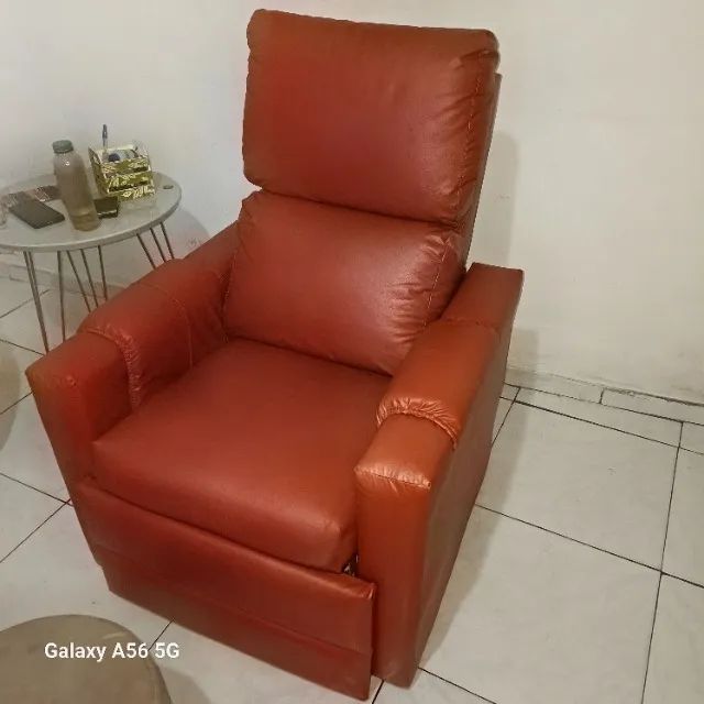 Poltrona de descanso ou amamentação corino marrom NOVA - Foto 5