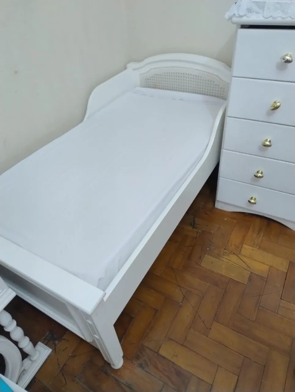 Vende-se Berço com colchão em estado de novo