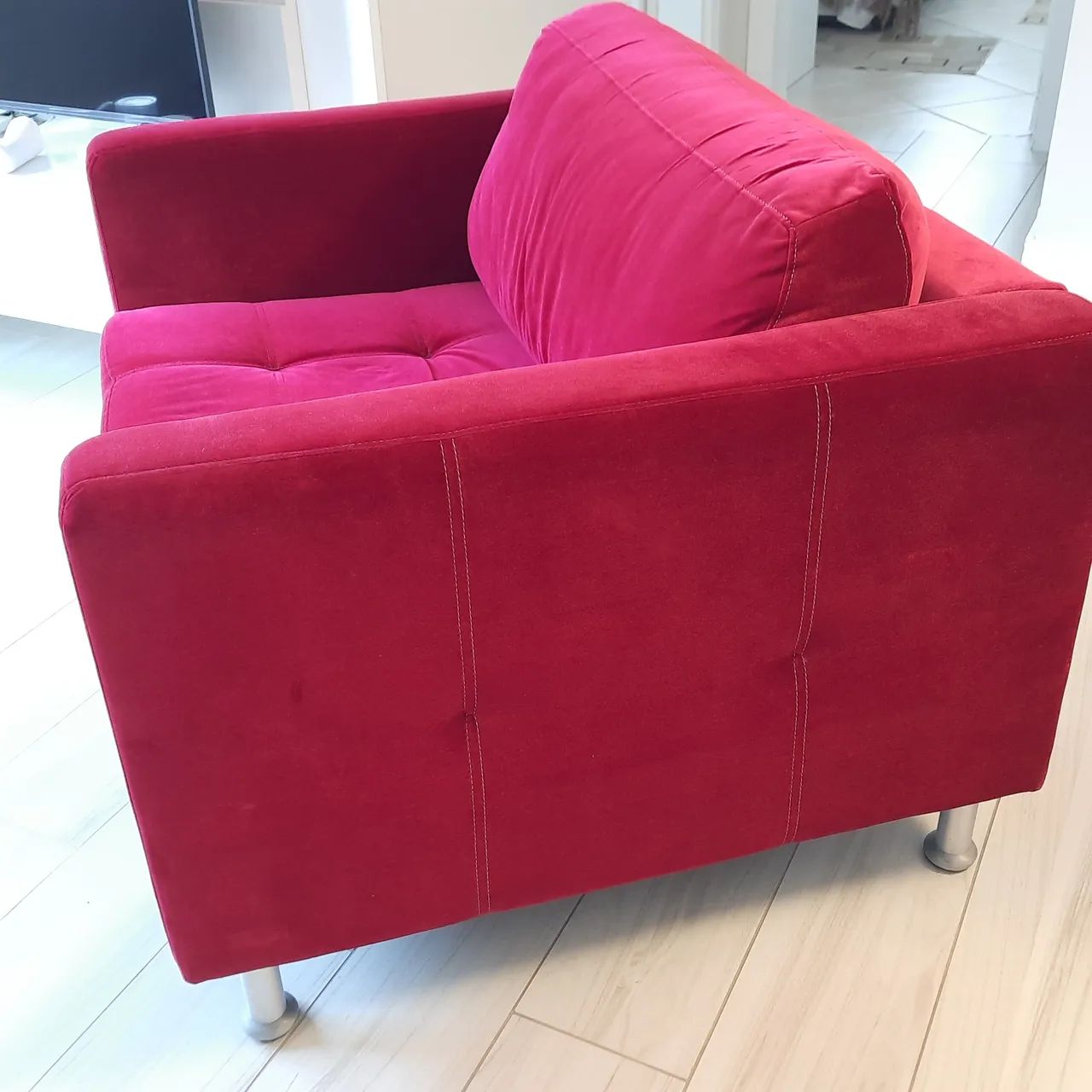 Sofá veludo vermelho  - Foto 2