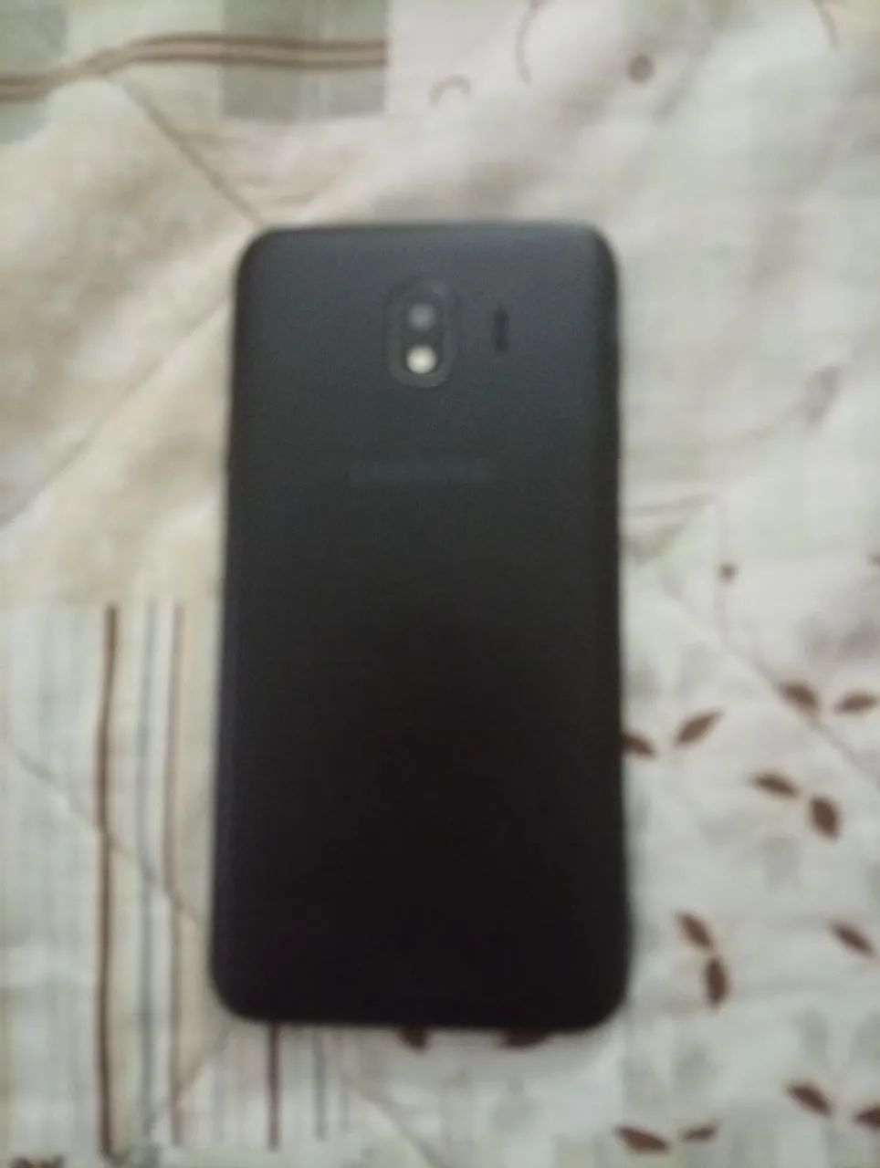 Celular j400M excelente estado  - Foto 2