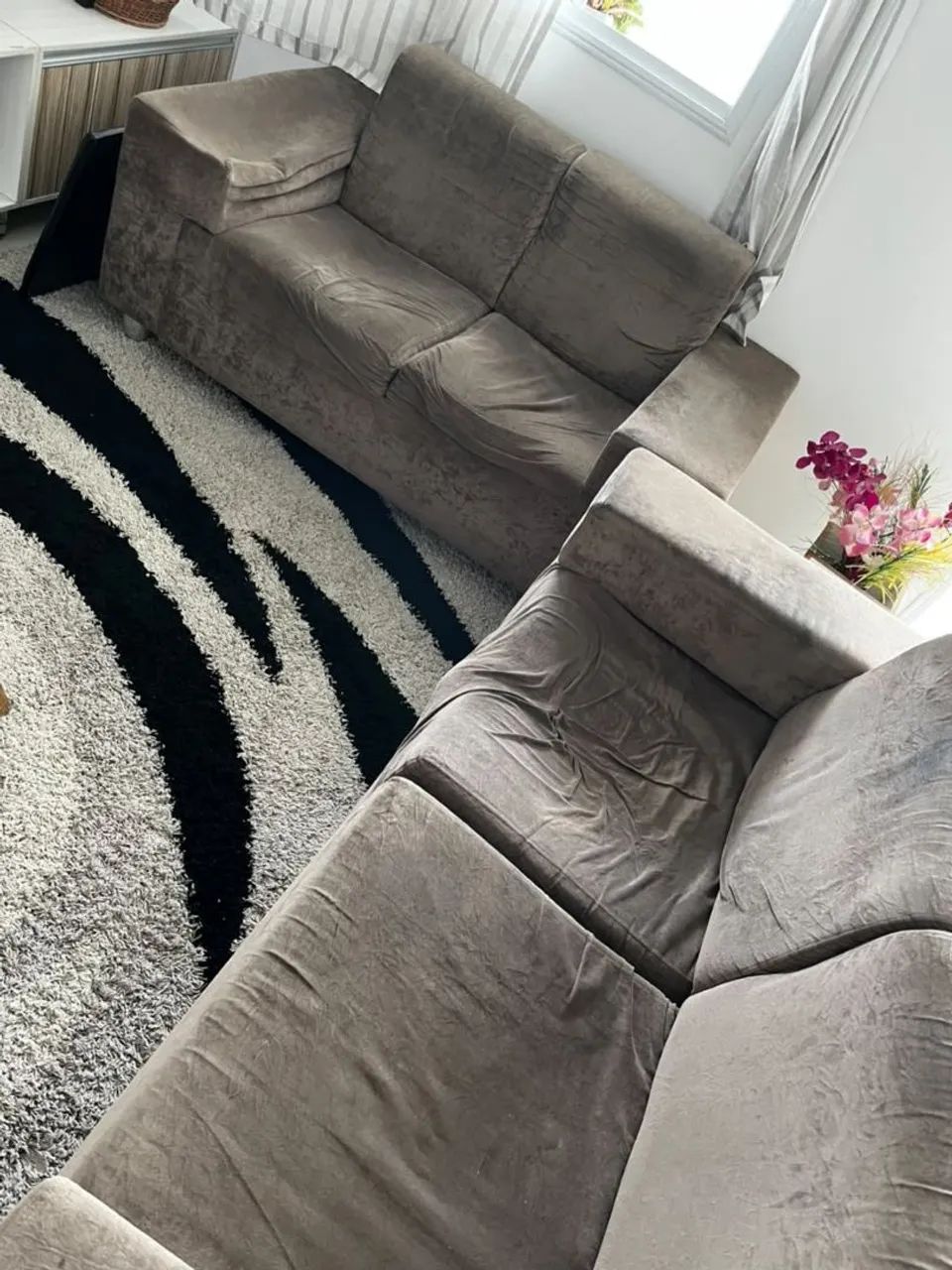 Vende-se Sofá de 3 e 2 lugares 