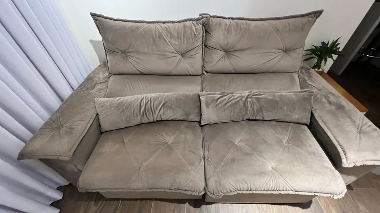 SOFÁ CINZA 3 LUGARES VELUDO 463752701988710400