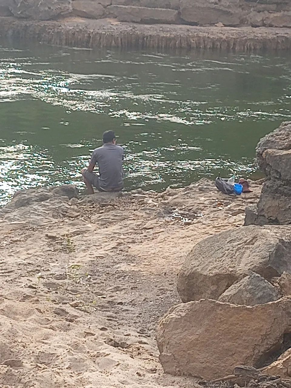Vendo esta chácara com com acesso a dois rios passando dentro da terra - Foto 2