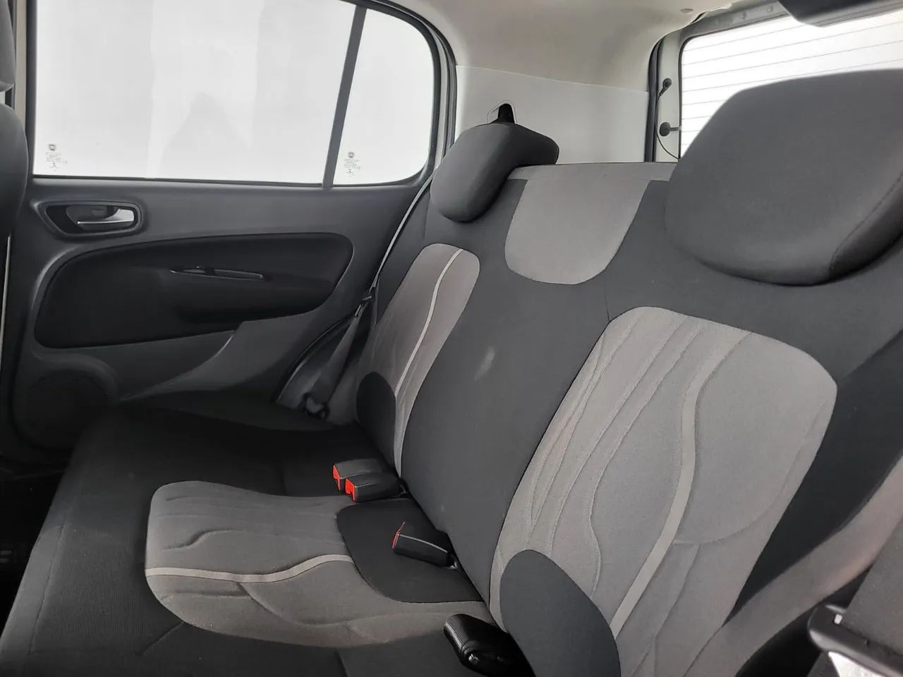 Fiat Uno WAY 1.4 EVO Dualogic Flex 8V 5P 2016 - Foto 2