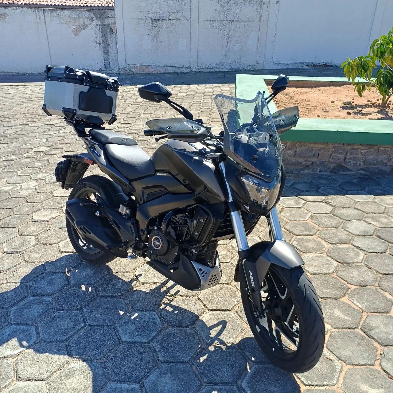 Dominar 400 - Foto 2