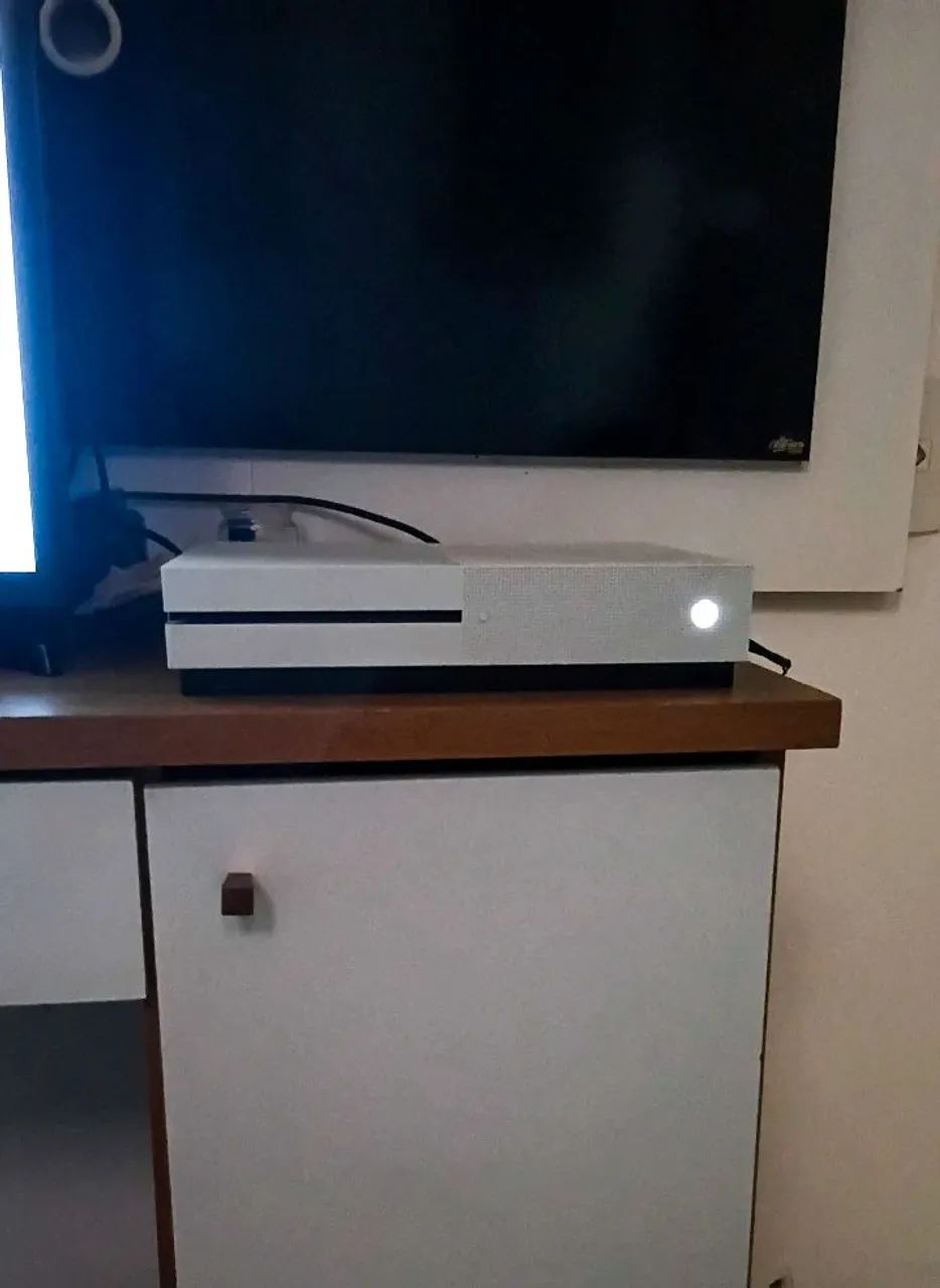 Xbox one s 1TB (sem controle) (reservado) - Foto 3