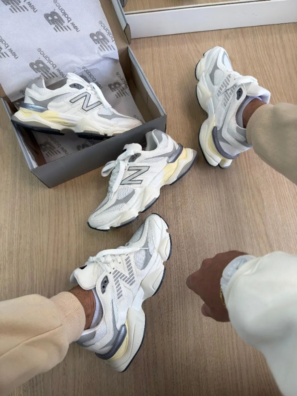 New Balance 9060 Off/White Couro Unissex  - Foto 5