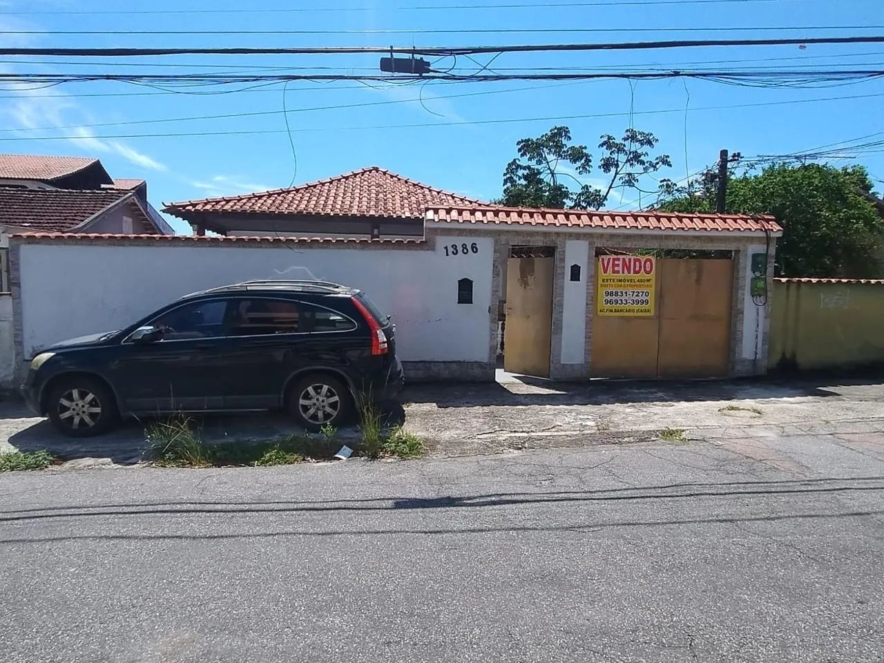     Casa à Venda com Amplo Quintal e Espaçosa Área Externa