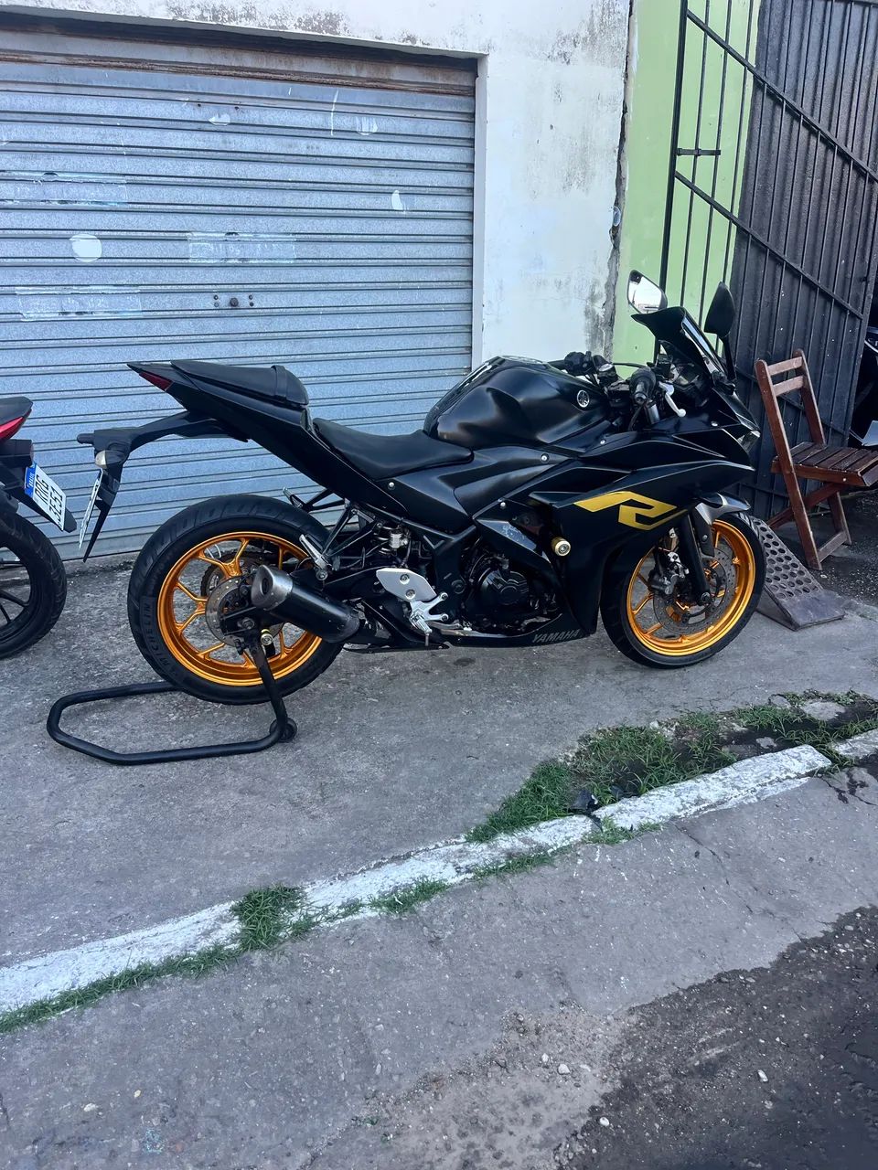 Yamaha R3 