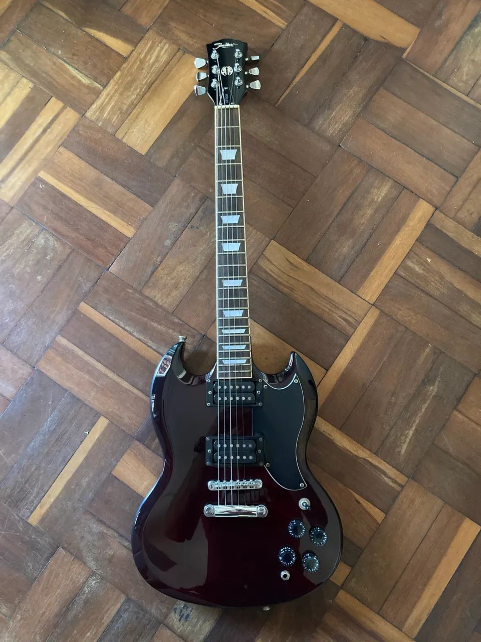 Guitarra Shelter SG Detroit 