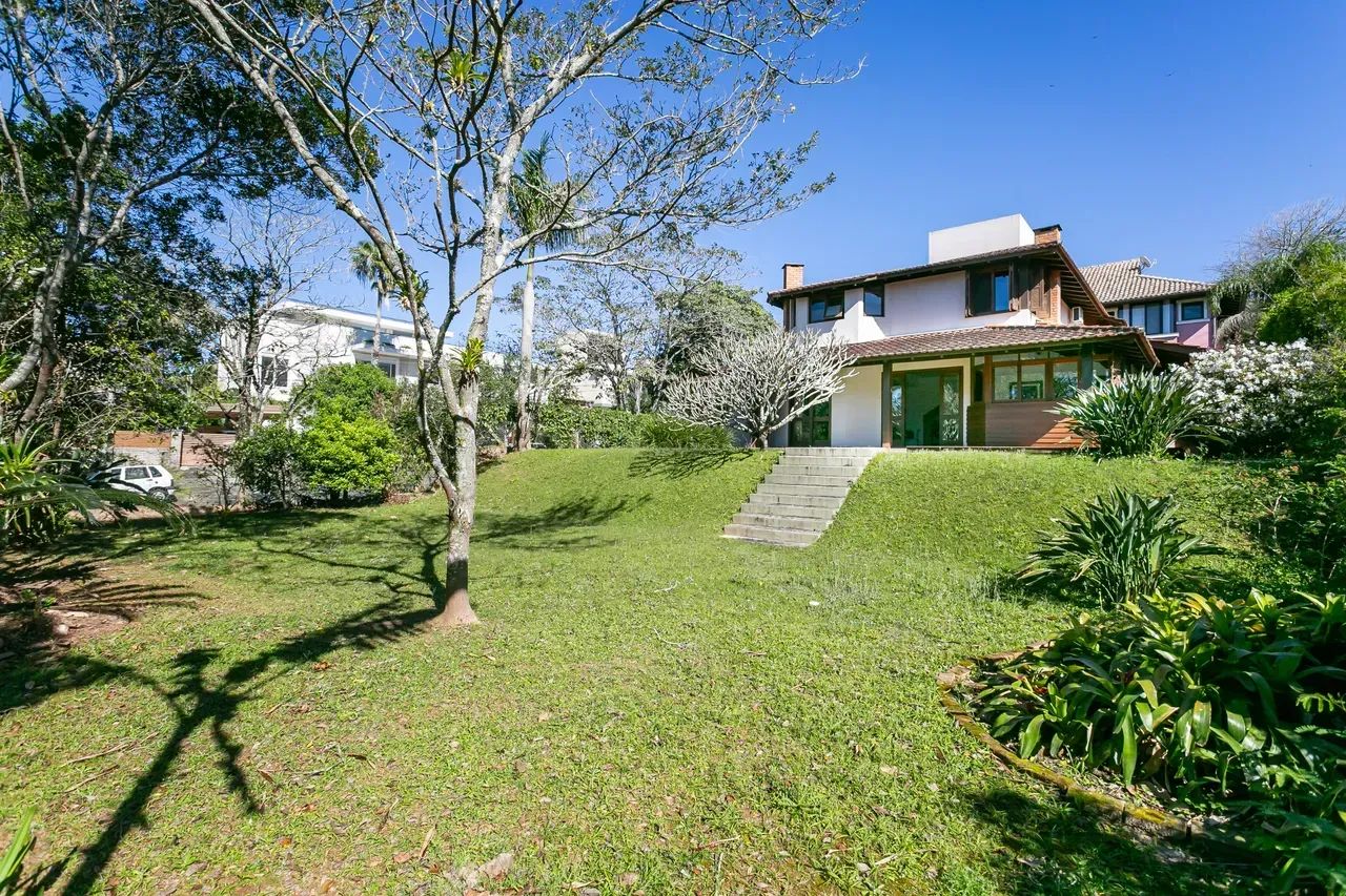 CASA - CONDOMINIO FECHADO