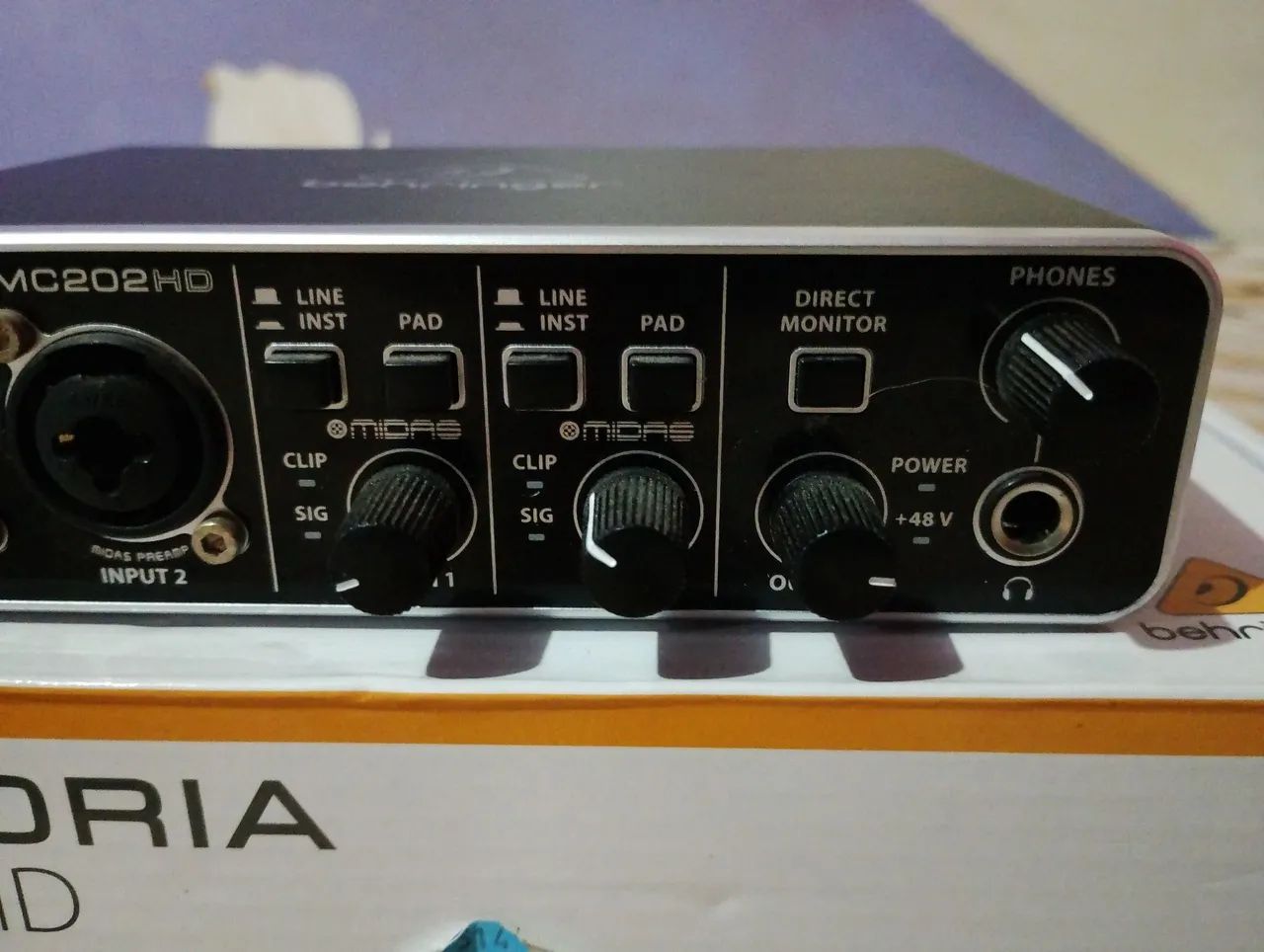(Excelente estado) Interface de áudio USB Behringer U-Phoria UMC202HD, cor preta - Foto 2