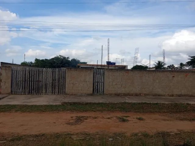 Vendo casa e terreno.