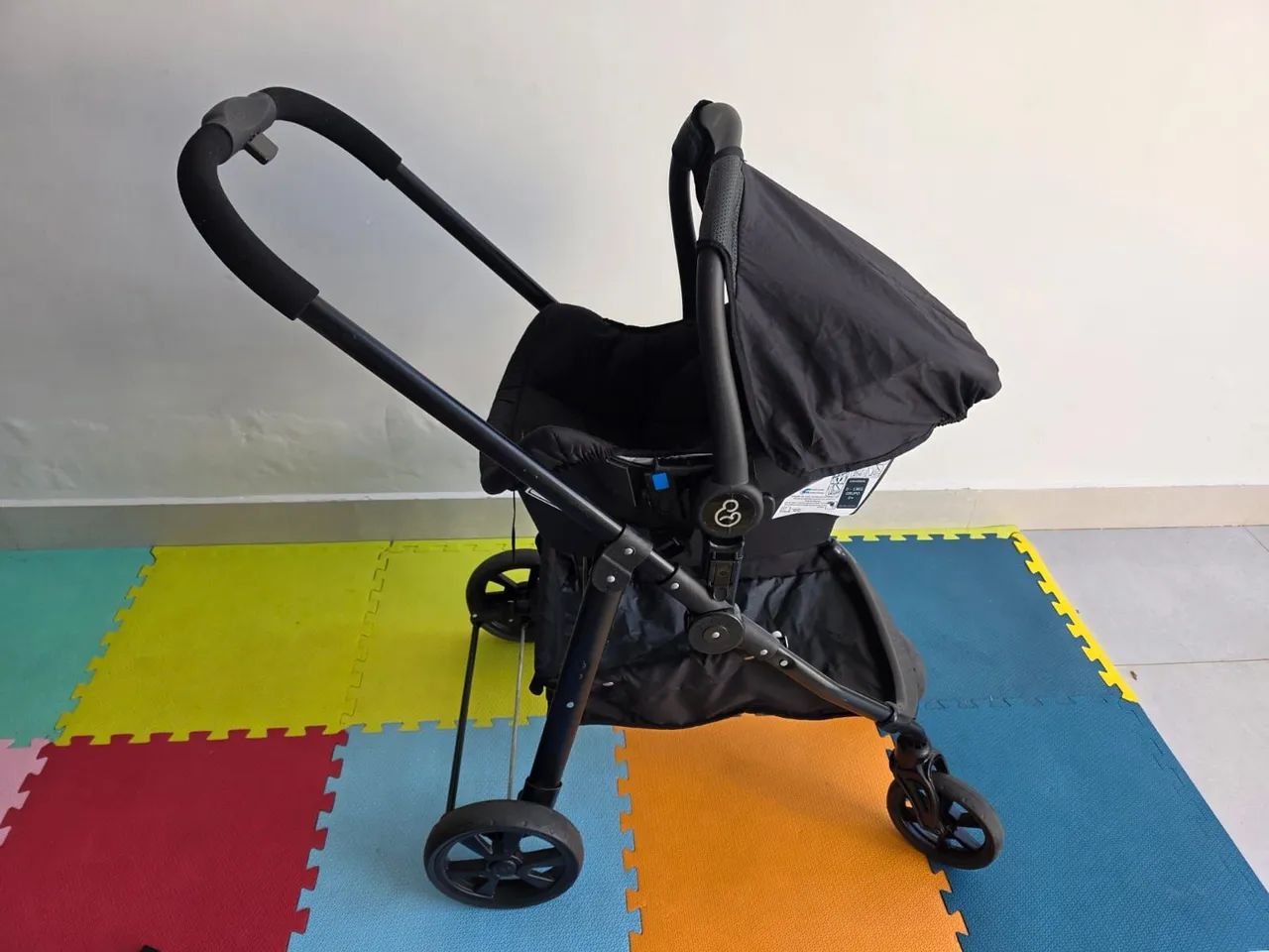 Carrinho para bebê com bebê conforto  - Foto 4