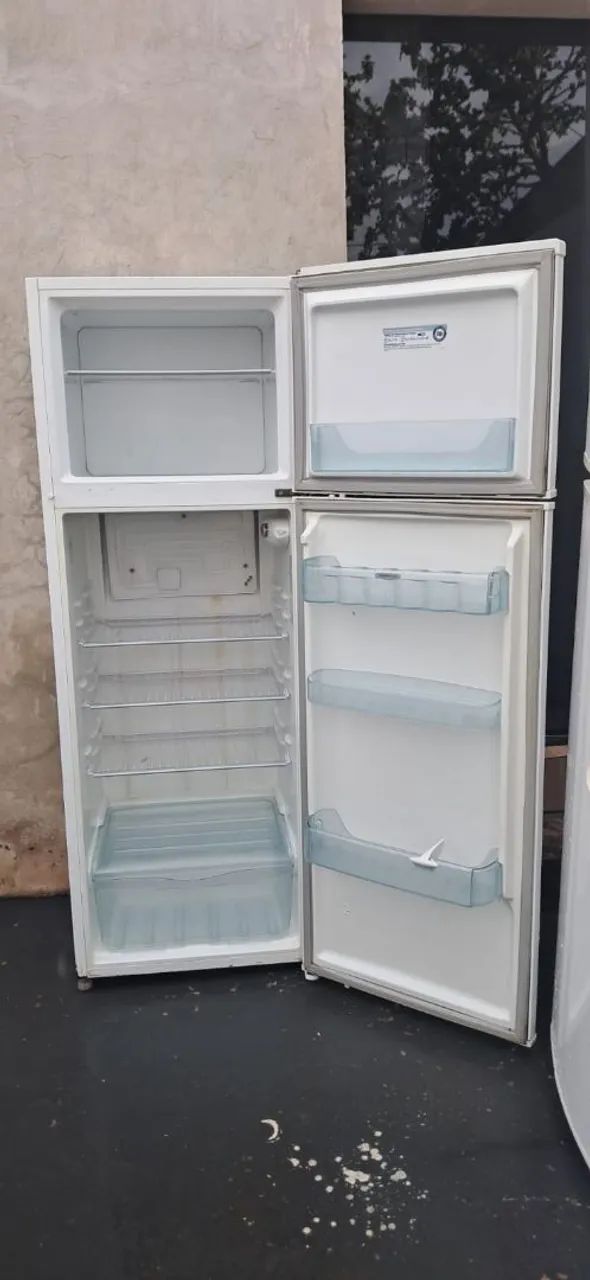?VENDO GELADEIRA ELETROLUX ?  - Foto 2