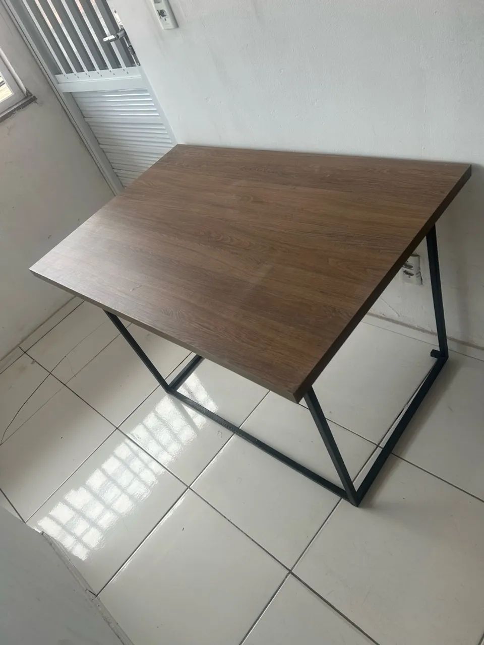 Mesa estilo industrial usada 