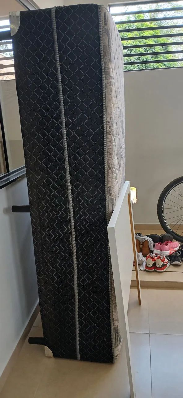 VENDE-SE 2 CAMAS DE SOLTEIRO 200 REAIS CADA 