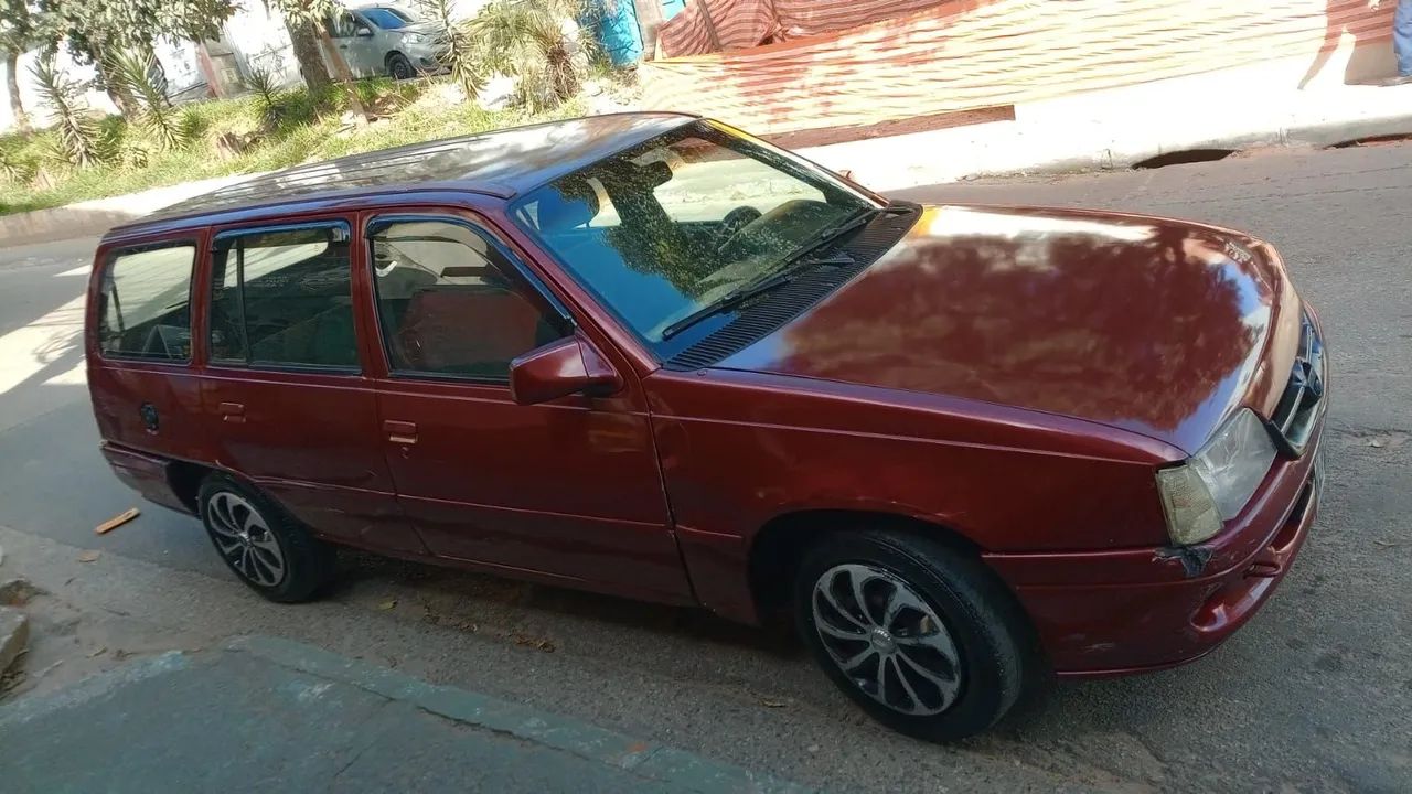 Chevrolet Ipanema GL/ Flair 2.0 MPFI / EFI 4P 1998