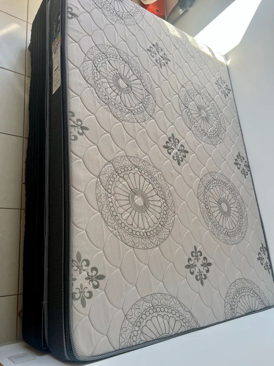 Cama + Colchão de Casal 