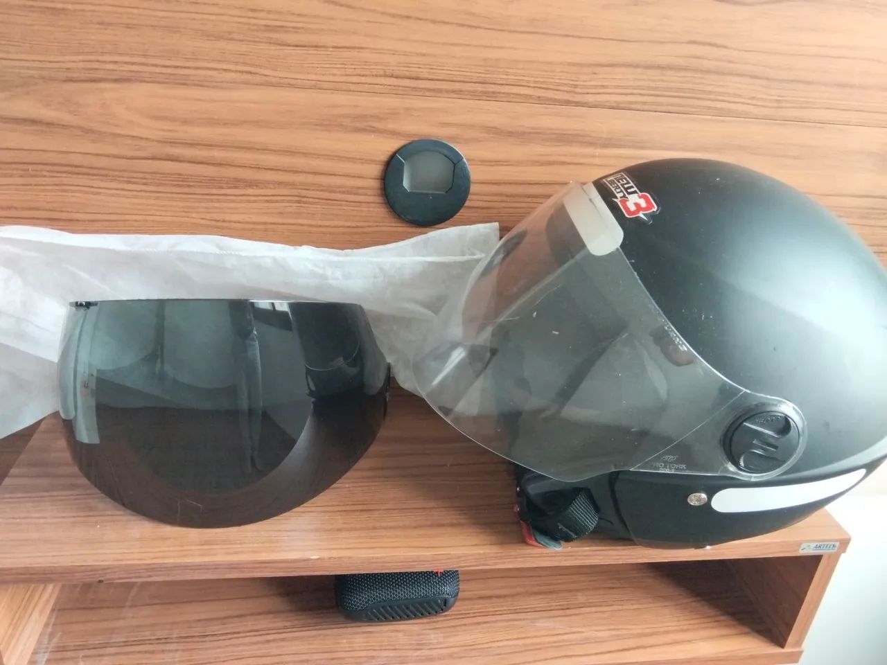 Capacete mais duas viseiras